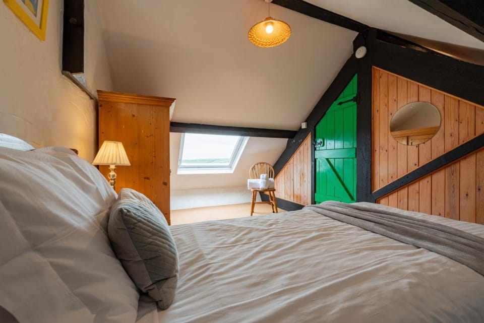 Bed, Bedroom