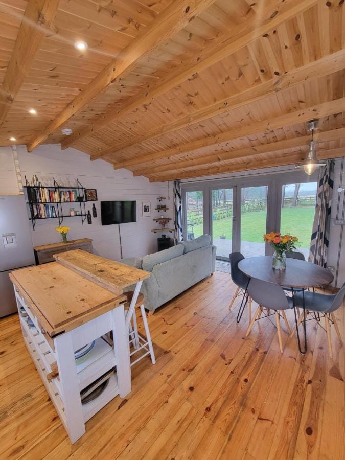 TV and multimedia, Kitchen or kitchenette, Dining area