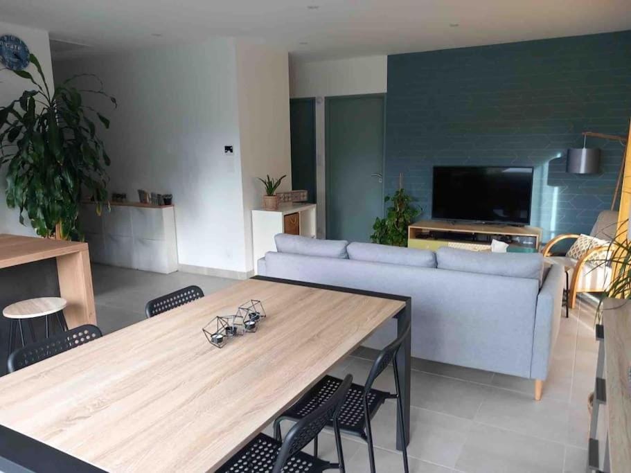 Communal lounge/ TV room, TV and multimedia, Living room, Seating area