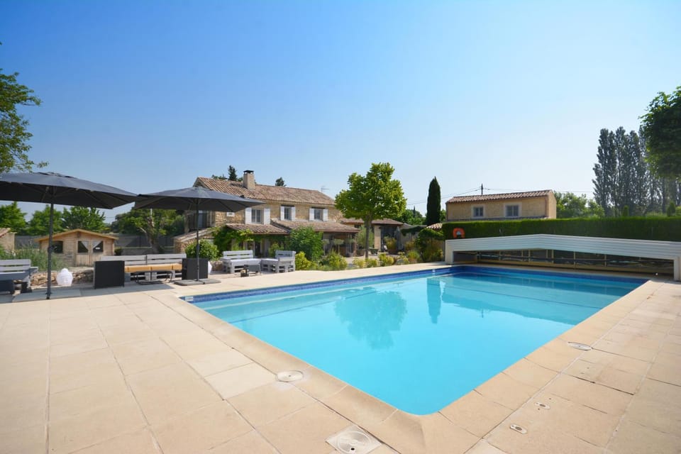 Property building, Swimming pool, Swimming pool