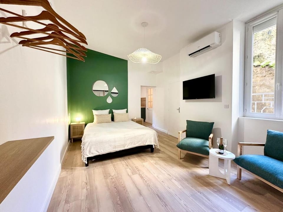 Le SPA Étoilé - Baignoire Balnéo et Sauna Privatif Apartment in Mont-de-Marsan