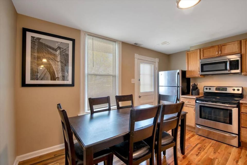 Lovely Unit in Historic SW Garden - 3 Queen beds House in southwest garden
