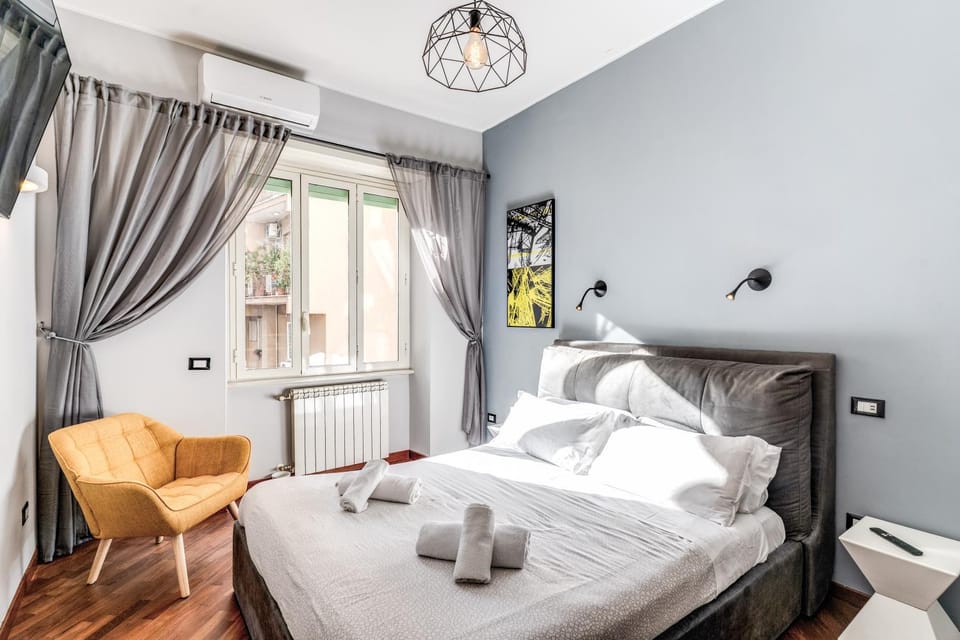 Bedroom, towels, air conditioner