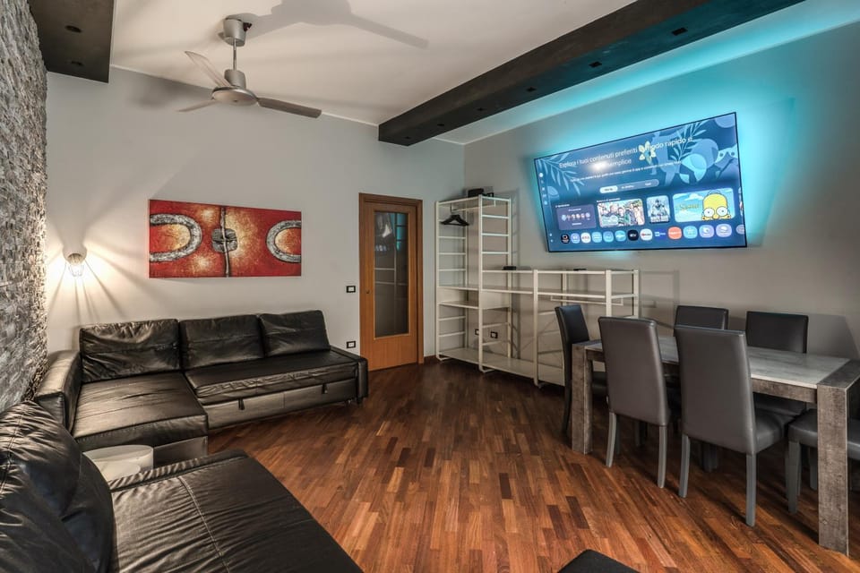 TV and multimedia, Living room, Seating area, Dining area, Evening entertainment