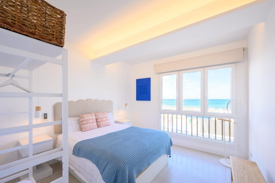 Bed, Natural landscape, Photo of the whole room, Bedroom, Sea view, internet, internet, towels, wardrobe, air conditioner, air conditioner