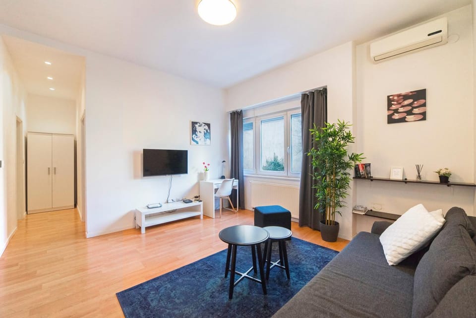 Living room, air conditioner