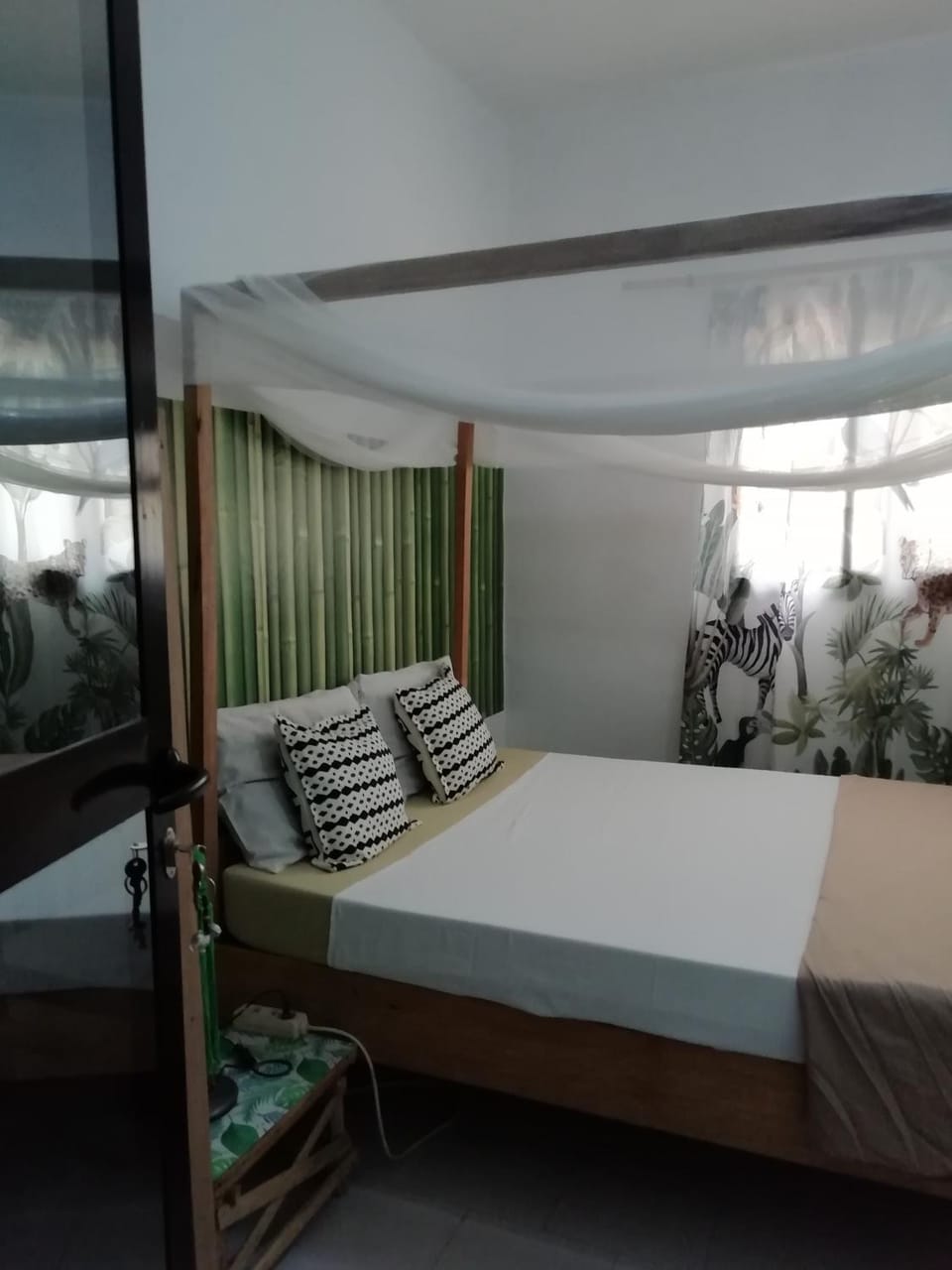 Maison Manour, chambre 'Jungle' Bed and Breakfast in Mbour