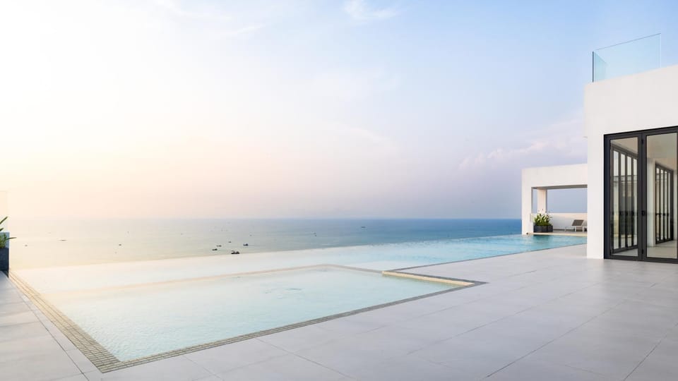 Pool view, Sea view, Swimming pool, sunbed