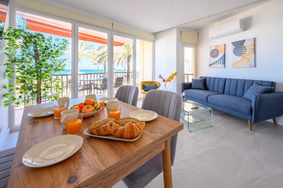 Food close-up, Living room, Food and drinks, Food and drinks, Dining area, Food, Sea view, Sea view, Meals, internet, internet, air conditioner, air conditioner