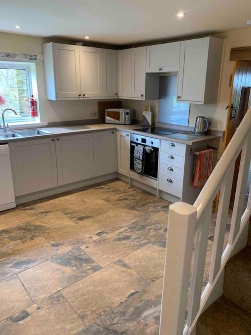 Kitchen or kitchenette, dishwasher, minibar, pet friendly, stove, toaster