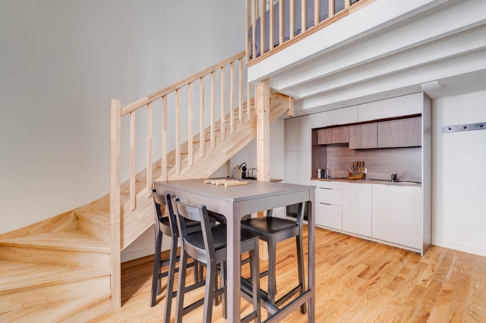 Dining area, kitchen