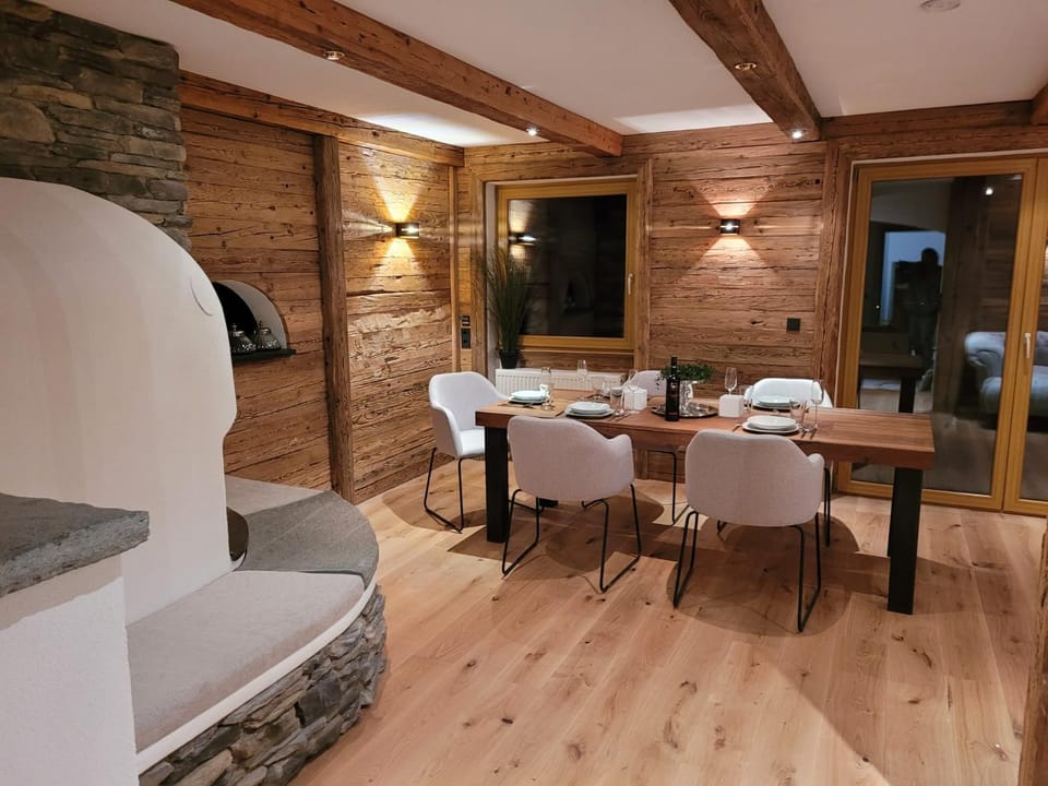 Dining area, flat iron