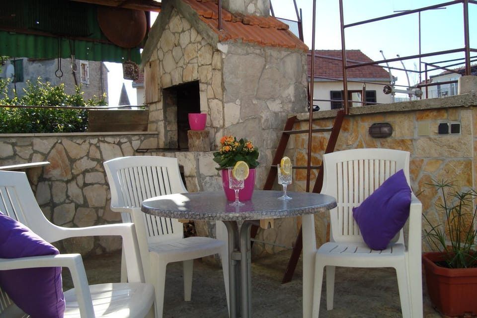 Property building, BBQ facilities, Garden, Garden view