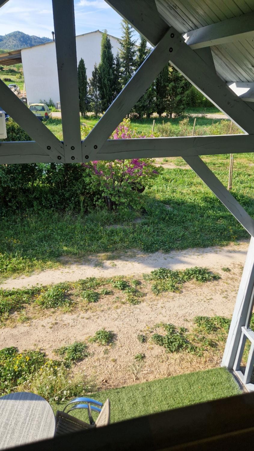 Chalet à la campagne 40m2 Apartment in Provence-Alpes-Côte d'Azur