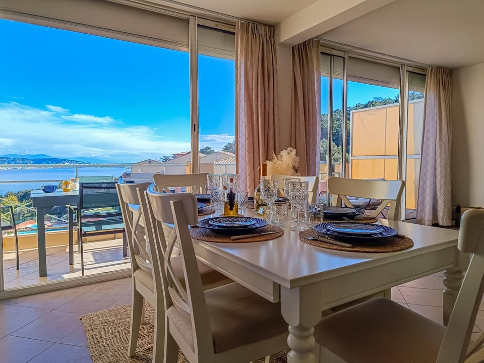 Dining area, Sea view