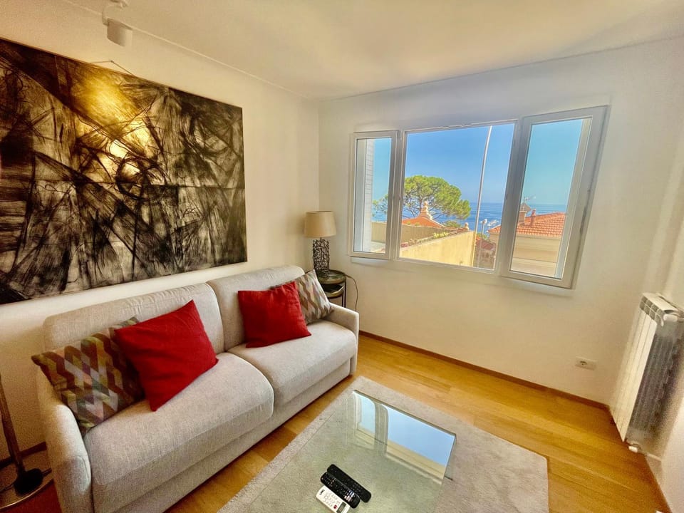 Comfortable 1-Bedroom Apartment Near Monaco House in Roquebrune-Cap-Martin