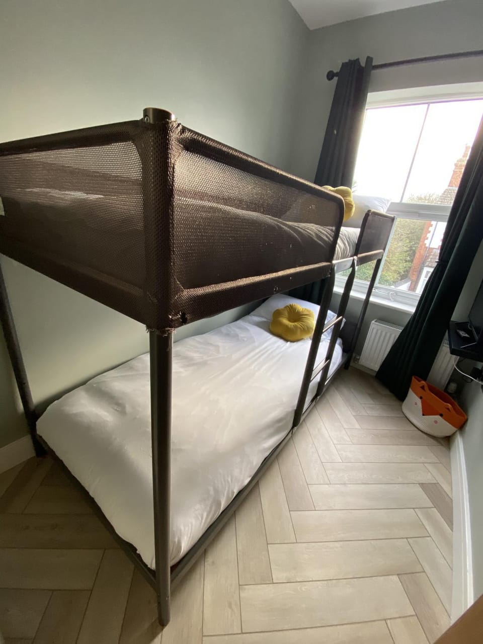 Photo of the whole room, Bedroom, bunk bed