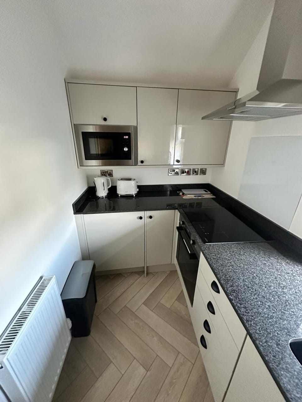 microwave, oven, stove, toaster, kitchen