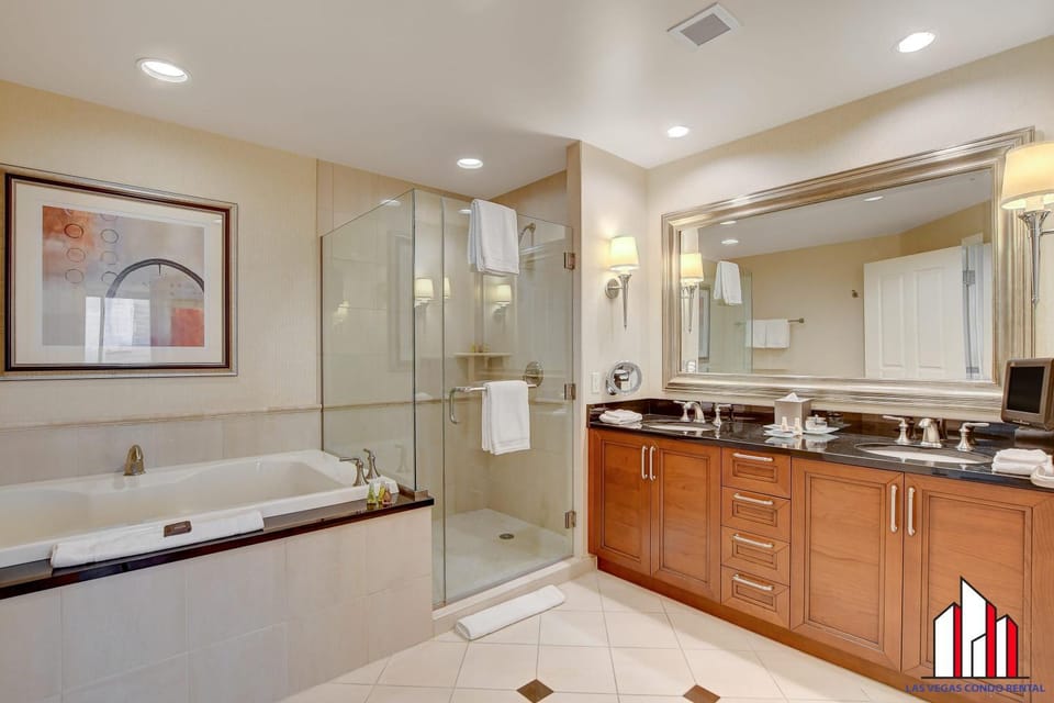 MGM Signature-28-719 Strip View Jacuzzi Studio House in Las Vegas Strip