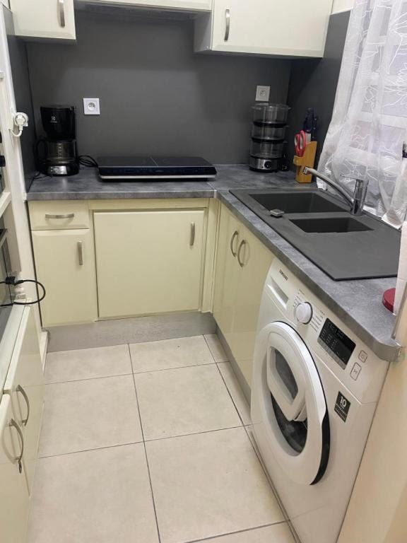 Coffee/tea facilities, Kitchen or kitchenette, dishwasher, minibar, pet friendly, stove, washing machine