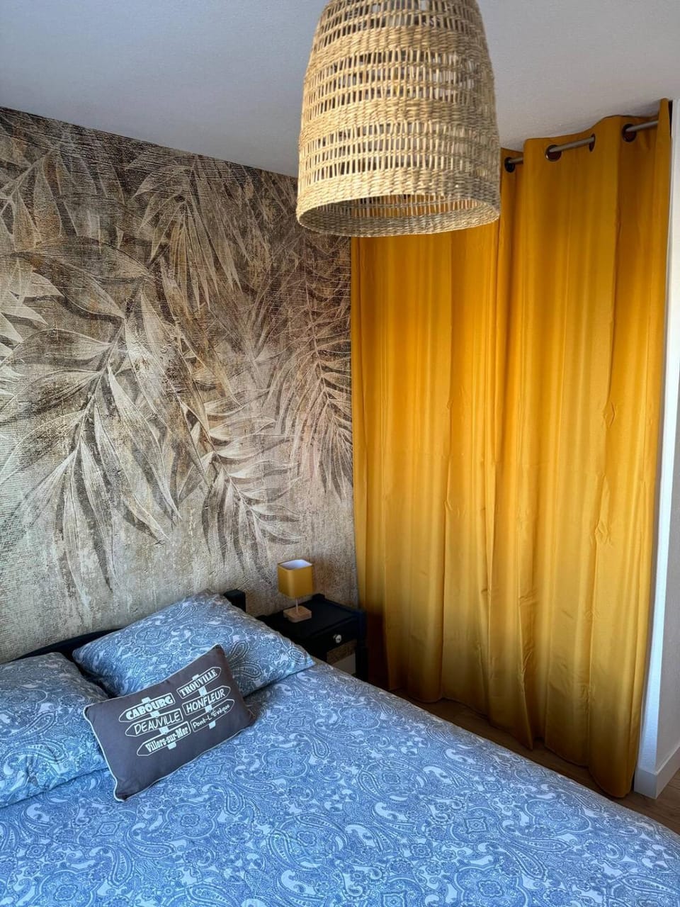 Bedroom, wardrobe