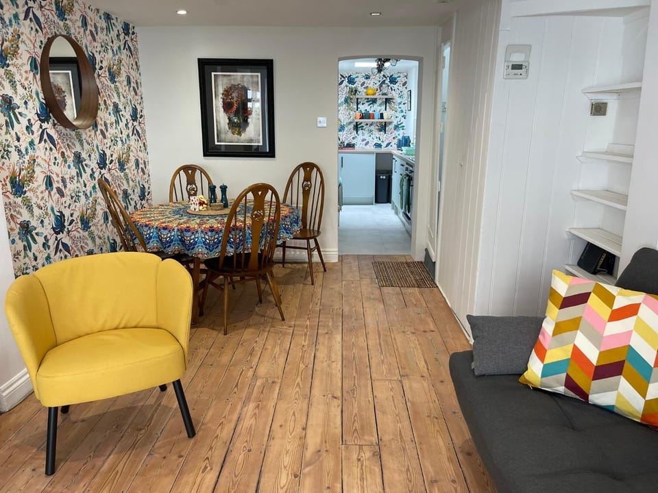 North Laine Sunny Cottage - PARKING available House in Brighton