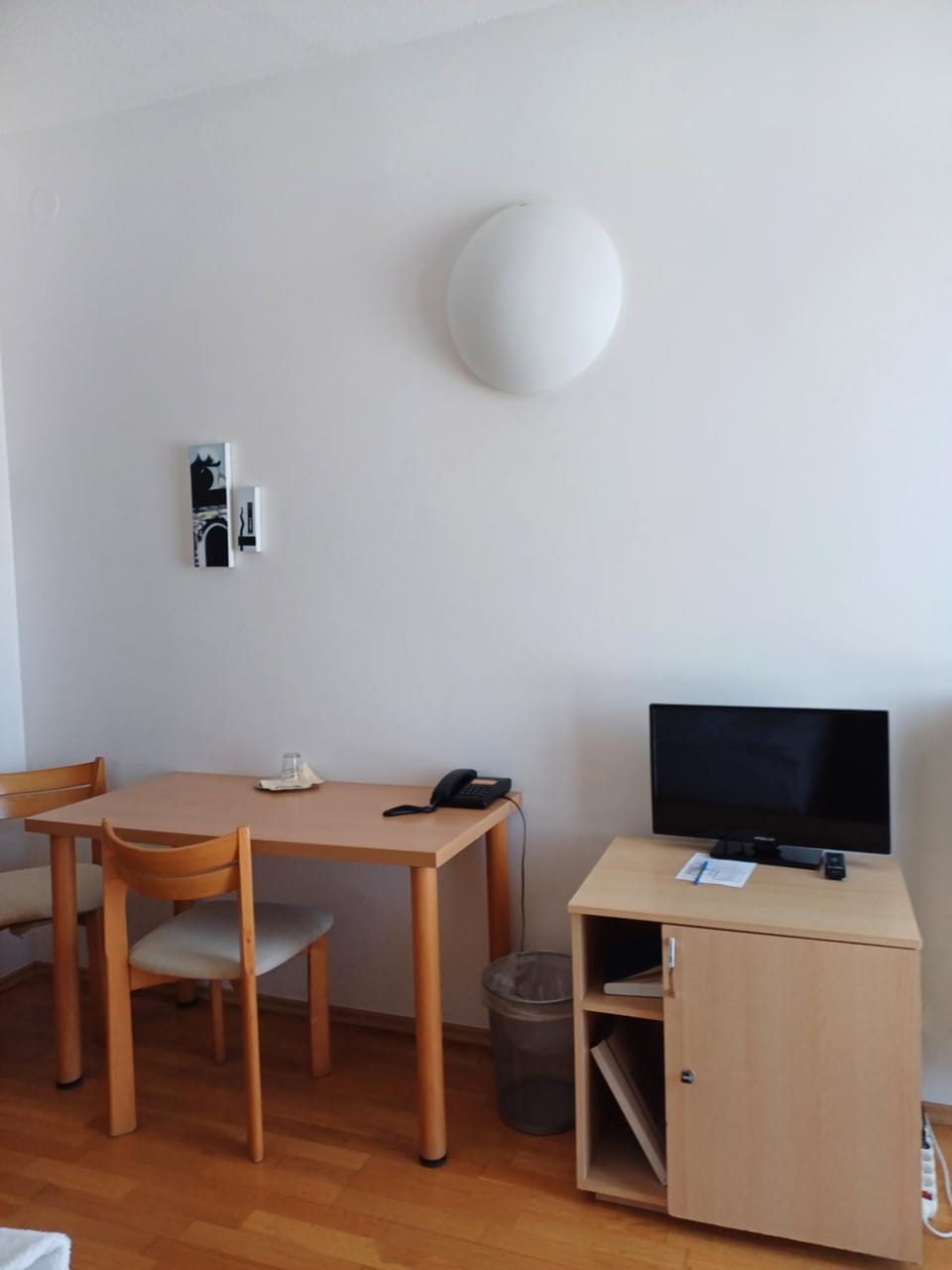 Dining area, Area and facilities