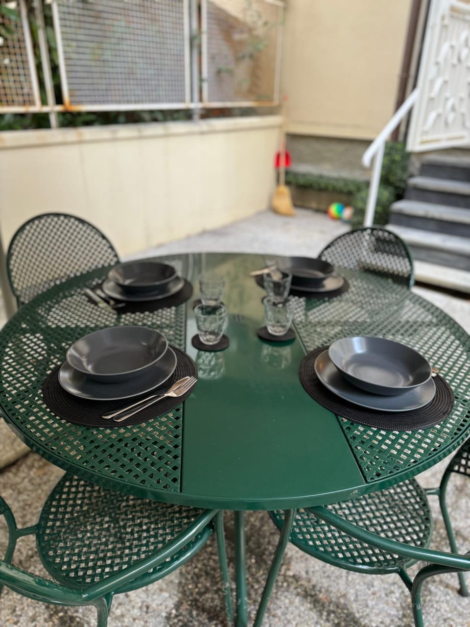 Patio, Garden, Living room, Seating area, Dining area