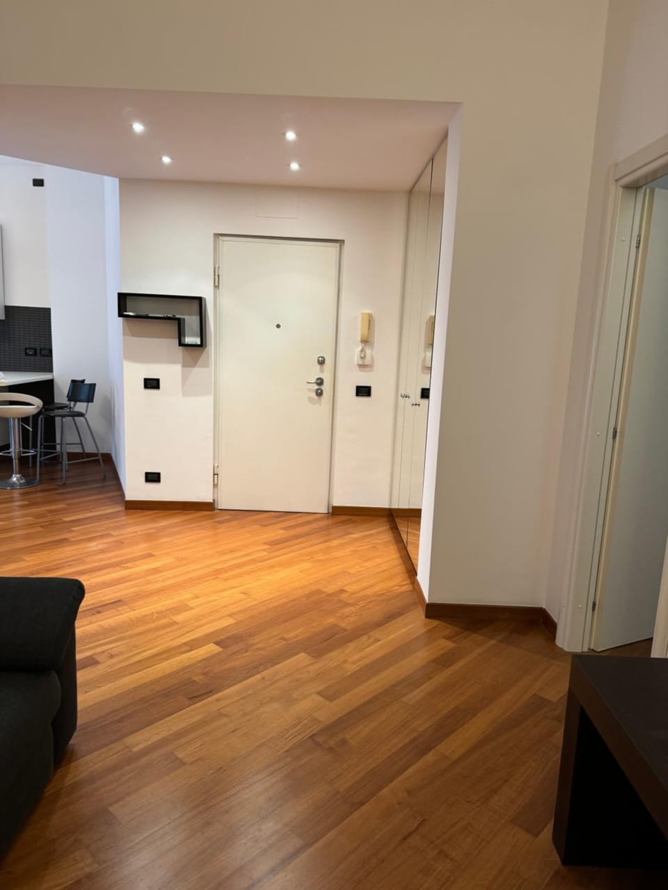 Kitchen or kitchenette, Living room, Seating area, hair dresser, wardrobe