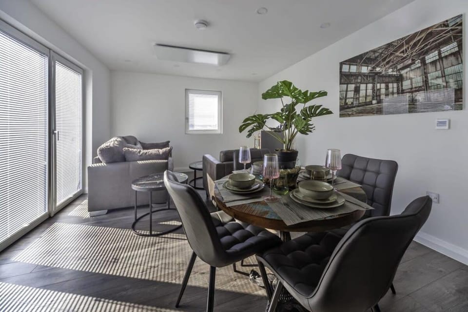 Stylish and Bright 2 Bed Apartment in Ashford Apartment in Ashford
