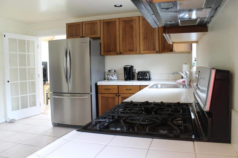 Pine and Sea Beach Retreat House in Sullivan