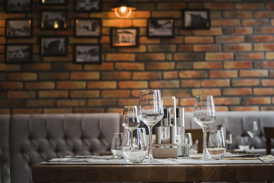 Restaurant/places to eat, Drinks, Alcoholic drinks