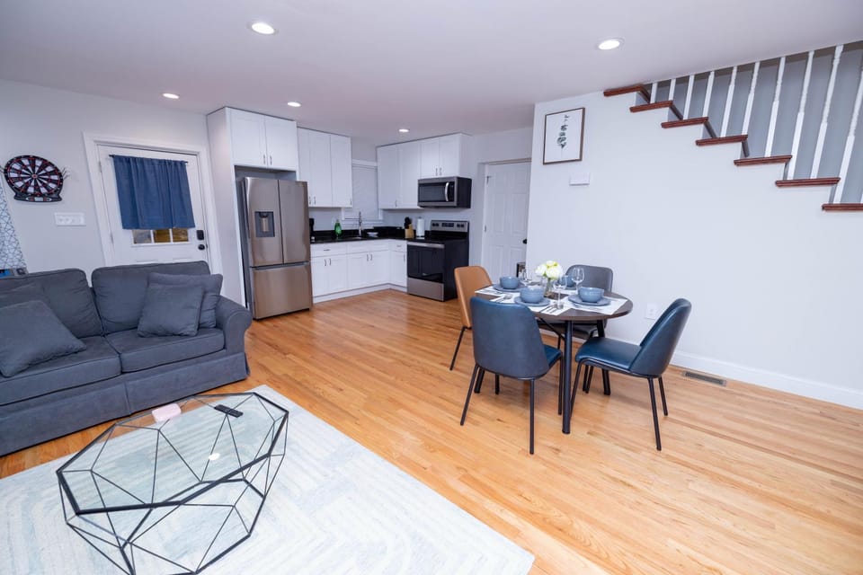 Modern Luxury Home With Fireplace & Game-Room Apartment in Brockton