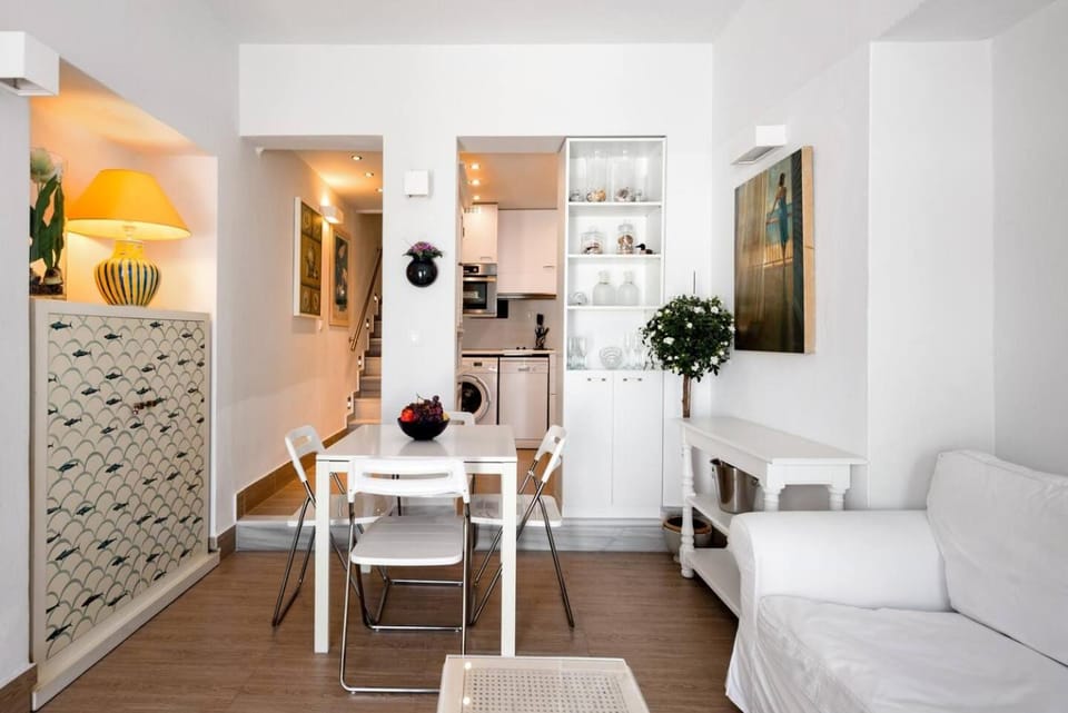 Mykonian Marvel: A Tranquil Oasis in the Old Town! House in Mykonos
