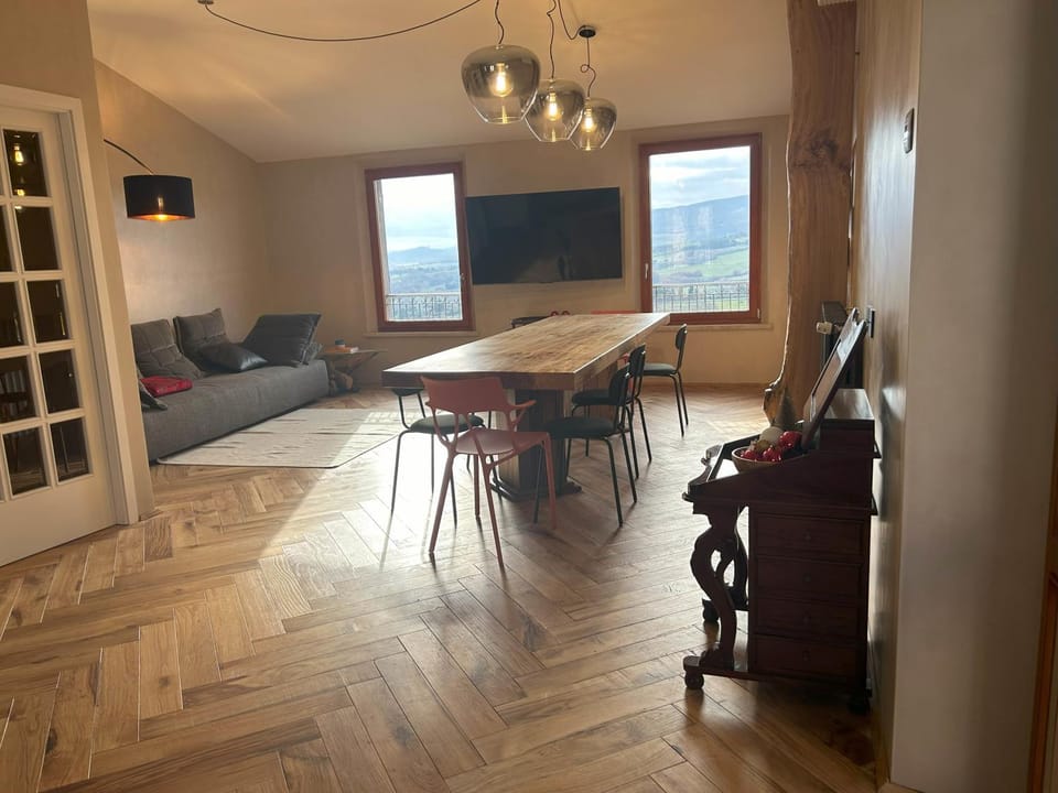 Living room, Dining area