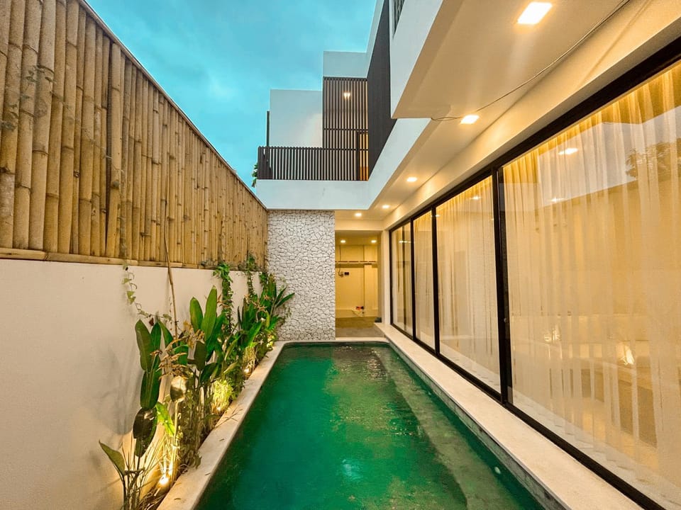 Pool view, Swimming pool