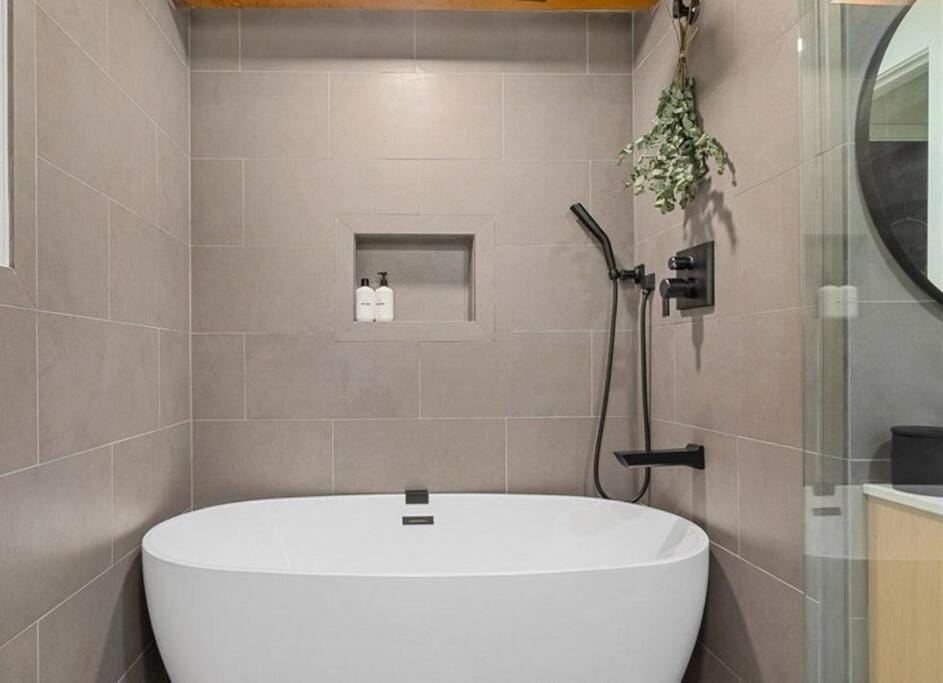 The Scandia “A-Frame Chalet” Fireplace & Hot tub Chalet in Running Springs