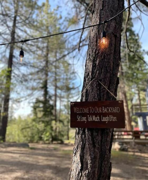 The Scandia “A-Frame Chalet” Fireplace & Hot tub Chalet in Running Springs