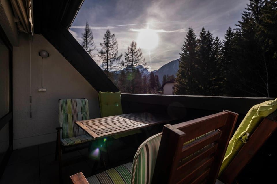 Balcony/Terrace, Balcony/Terrace, Dining area, Mountain view