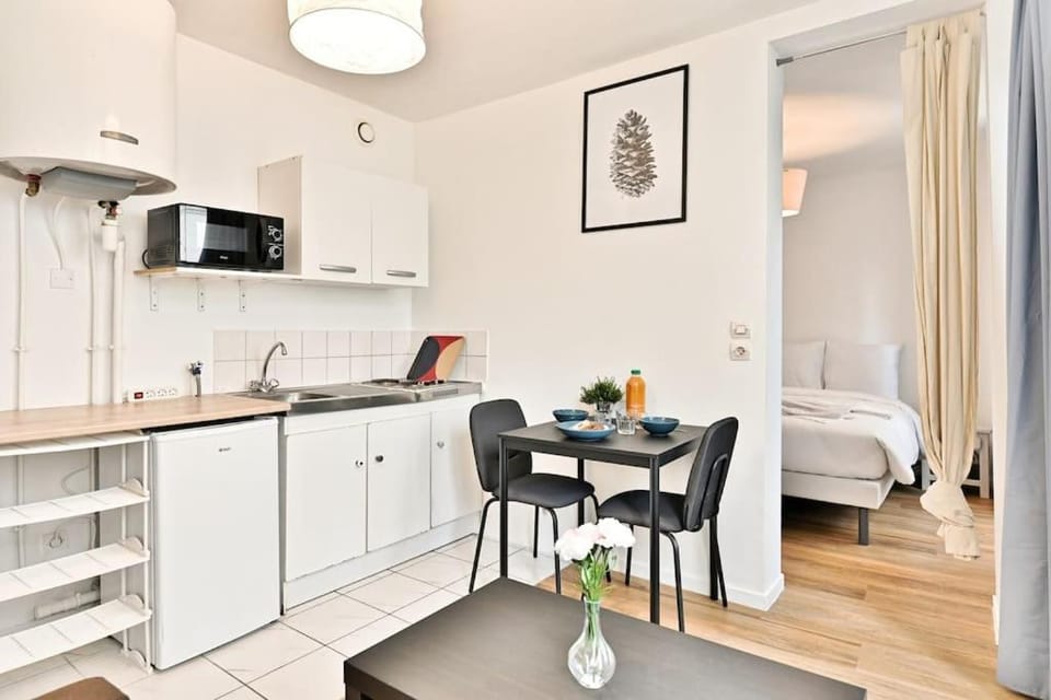 Kitchen or kitchenette, Living room, Dining area