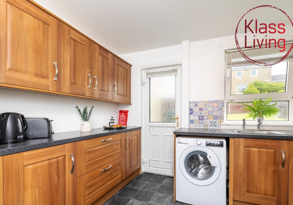 Coffee/tea facilities, Kitchen or kitchenette, Decorative detail, Guests, group of guests, Family