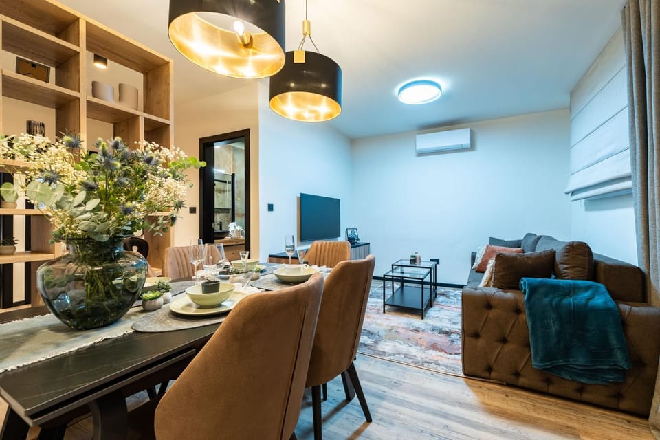 Living room, Seating area, Dining area, air conditioner