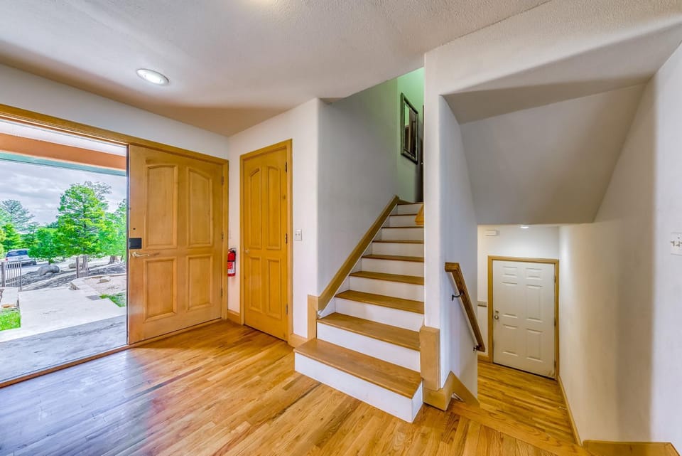 Scenic Alto Getaway w/ Mountain Views & Hot Tub! House in Alto