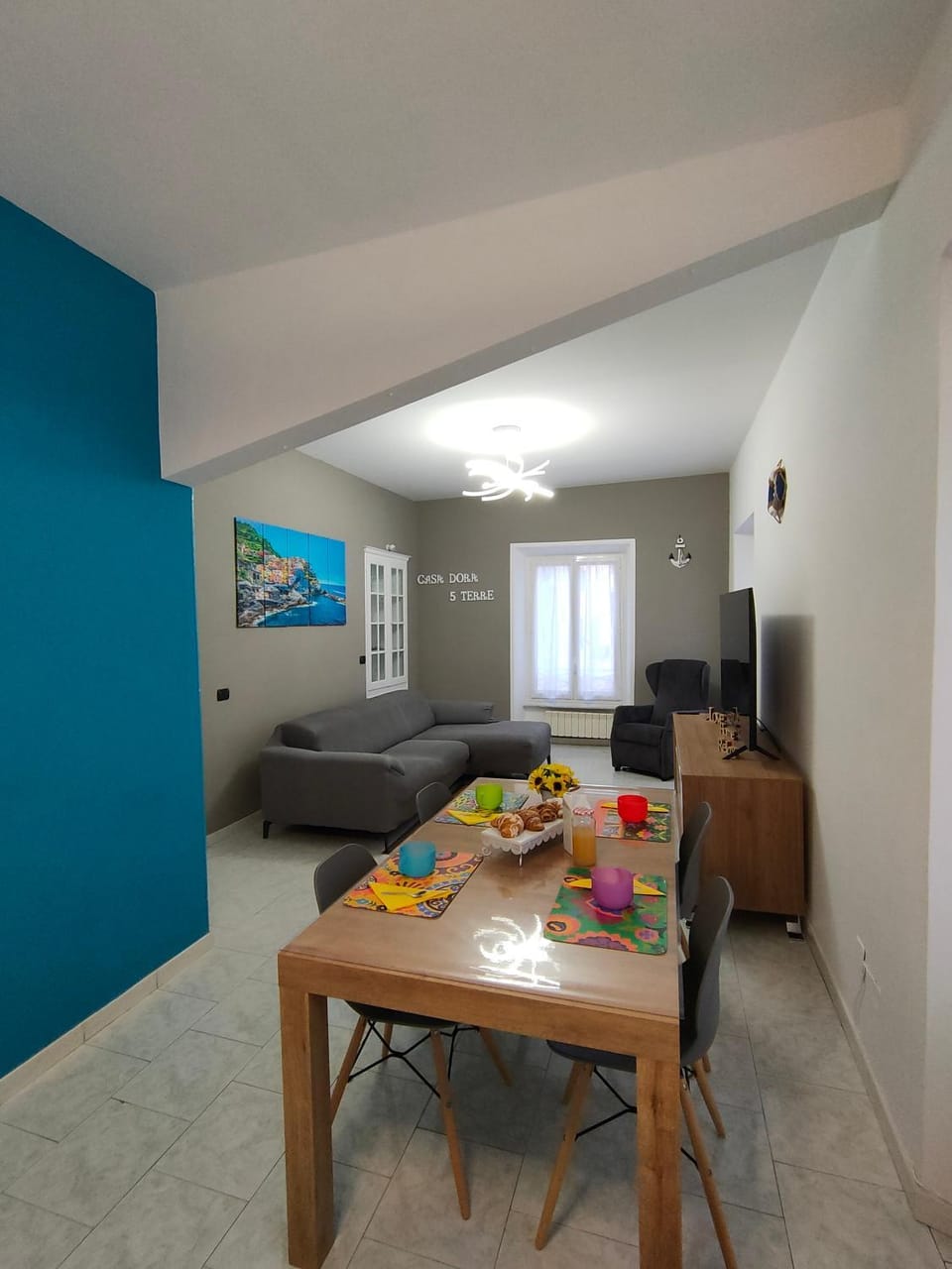 TV and multimedia, Living room, Seating area, Dining area, internet