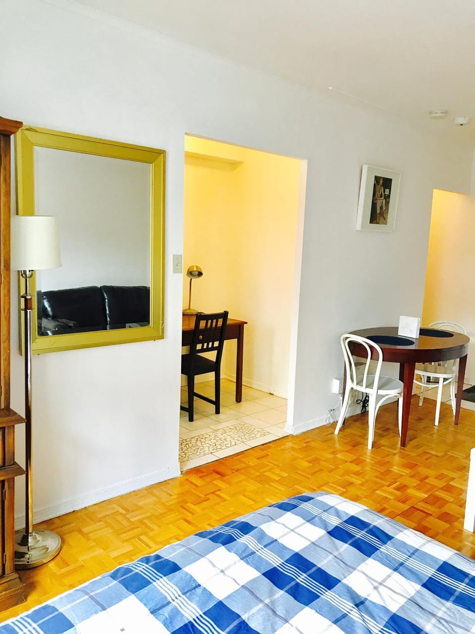 Bed, Seating area, Bedroom, hair dresser