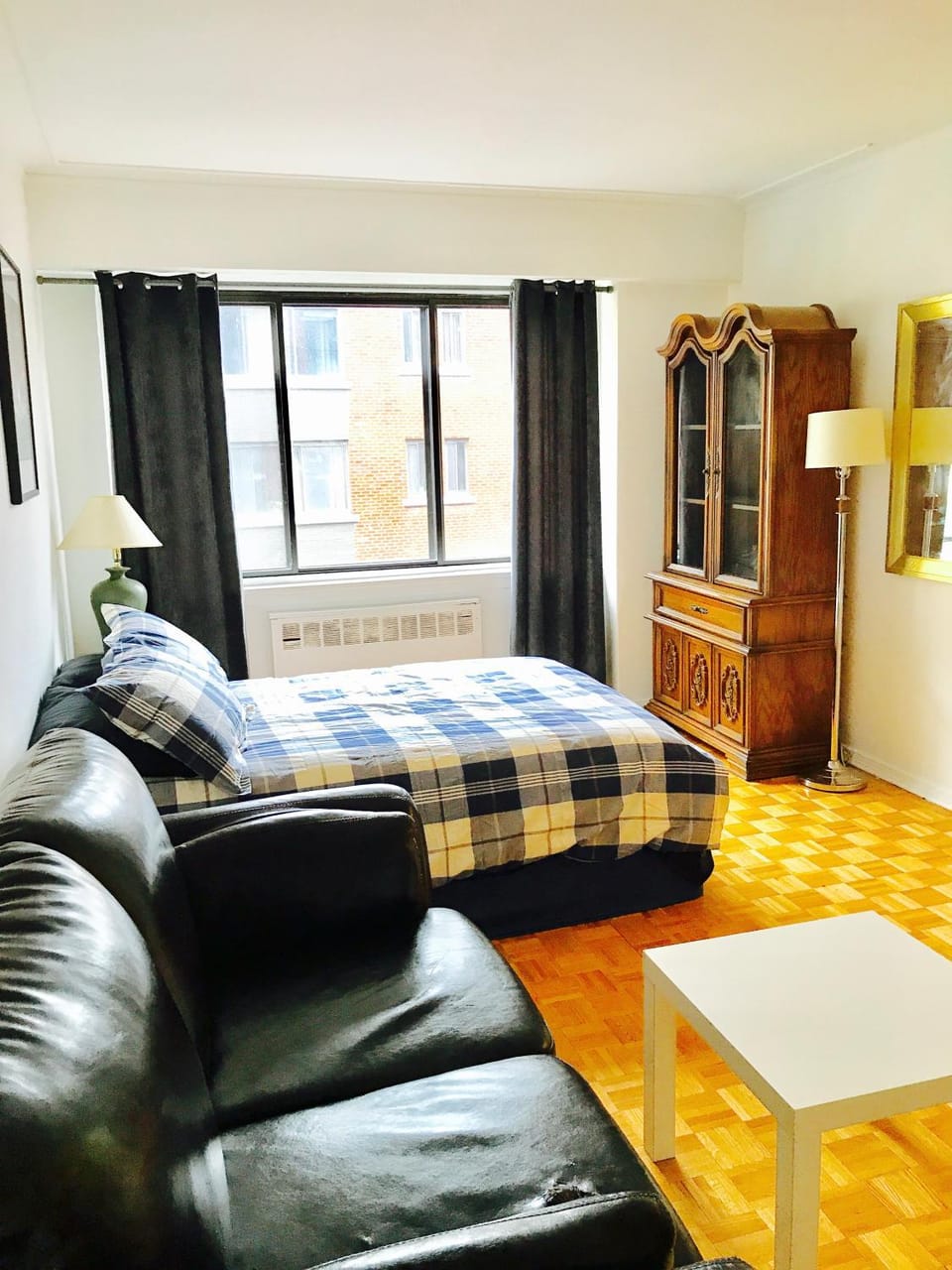 Bed, Living room, Photo of the whole room, Seating area, Bedroom