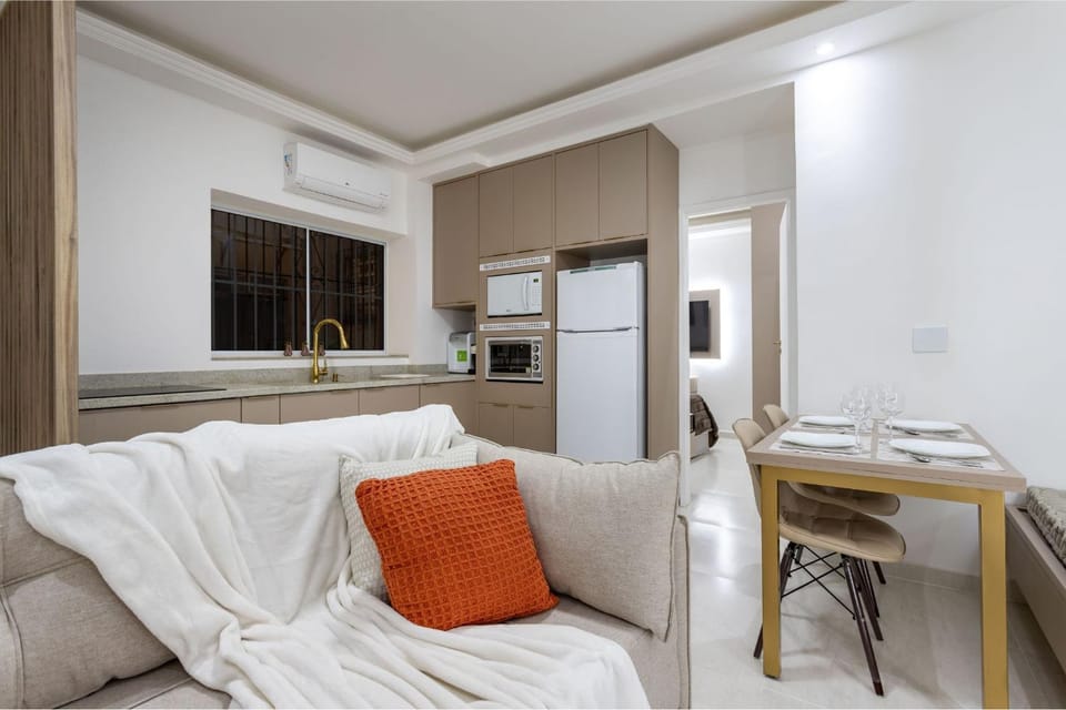 Kitchen or kitchenette, Living room, Dining area, oven, pet friendly, stove, air conditioner