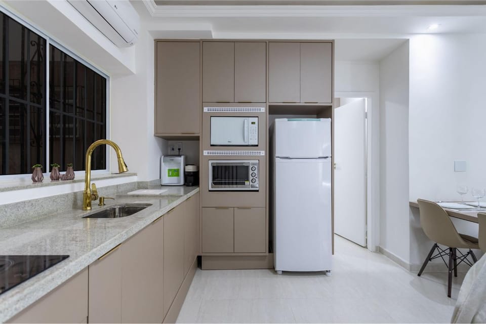Coffee/tea facilities, Kitchen or kitchenette, Dining area, oven, pet friendly, stove, toaster