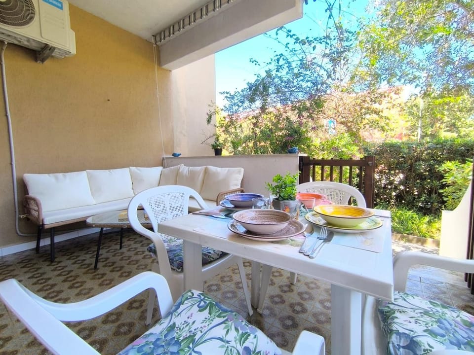 Garden, Breakfast