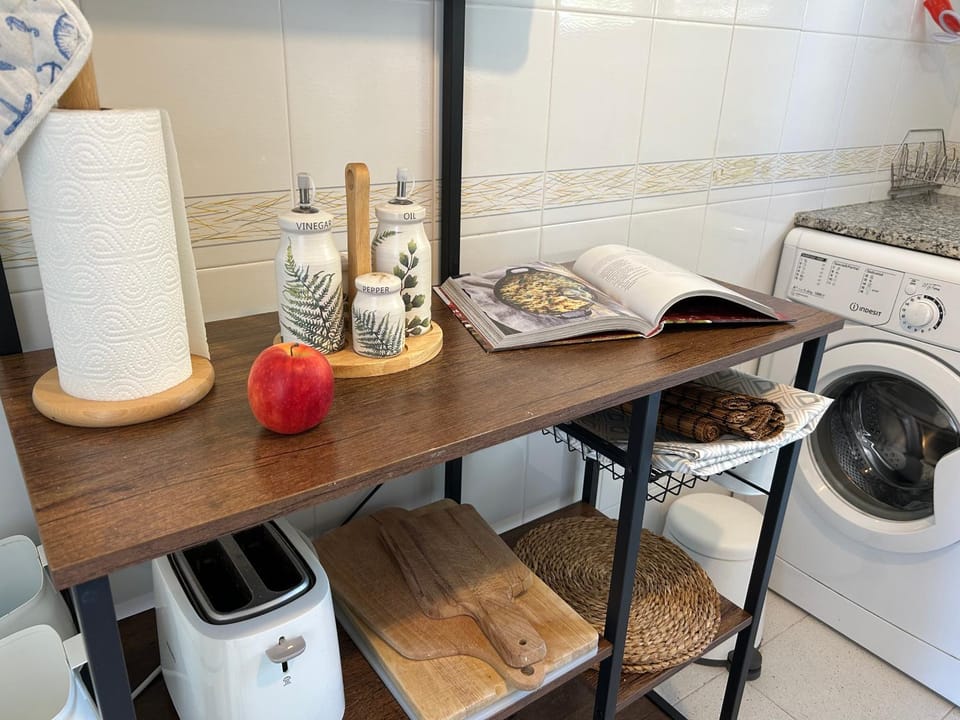 Kitchen or kitchenette, washing machine
